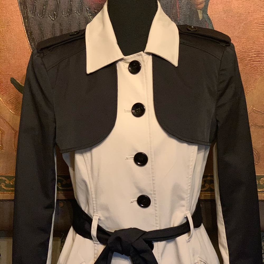 Trench coat by Bebe - Picture 6 of 16